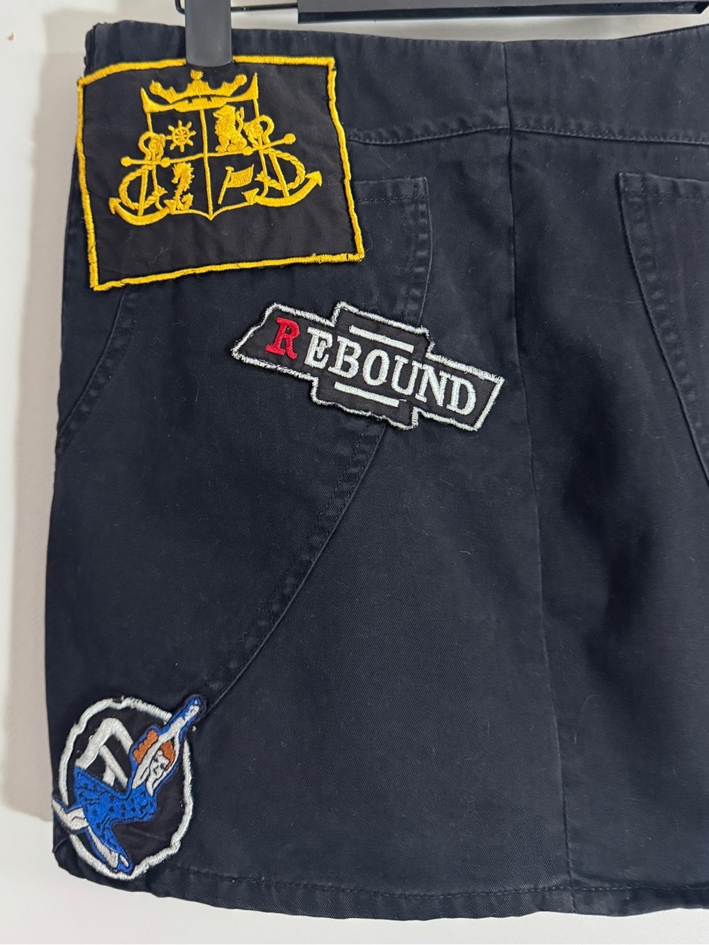 Request Vintage Y2K Black Embroidered Patch Low Rise Grunge Mini Skirt 7 Fits XS - Picture 9 of 15